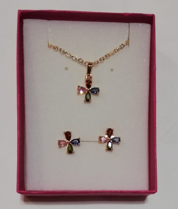 Chain, Pendant & Earring Set. Gold Plated