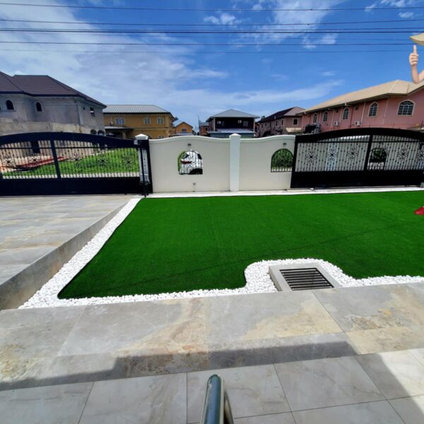 Alternative view of Imported 2-3cm Snow White Decorative Pebbles, 55lb bag