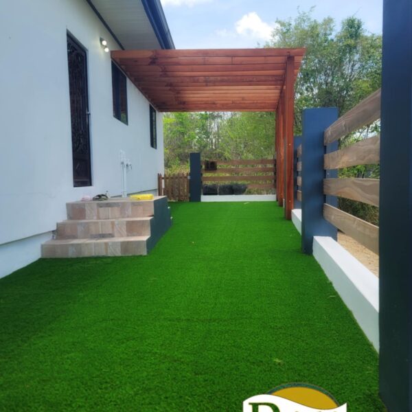 30MM Artificial Turf {D} roll 82ft long x 6.5ft wide