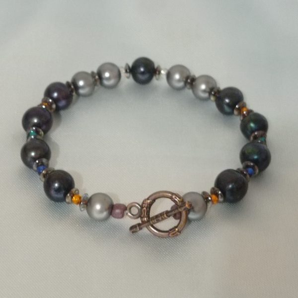 Midnight Pearl Bracelet