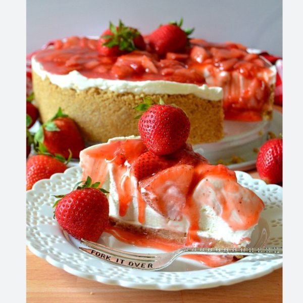 Strawberry cheesecake 9' inch