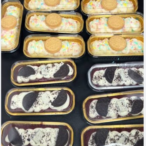 6 mini cakes